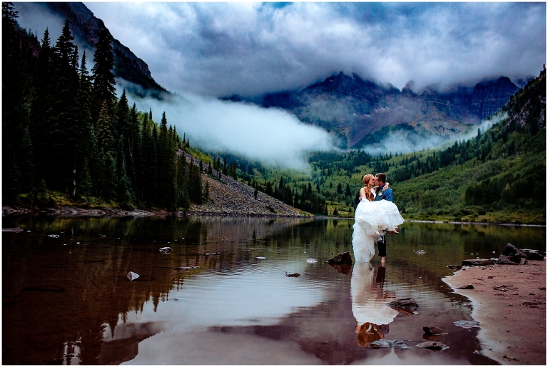 bride-and-groom-in-lake-at-aspen-wedding